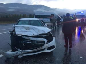 Malatya’da otomobille öğrenci servisi çarpıştı: 5 yaralı