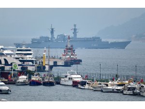Romanya askeri gemisi Çanakkale Boğazı'ndan geçti