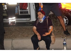 Manavgat’ta otomobil midibüse çarptı: 5 yaralı