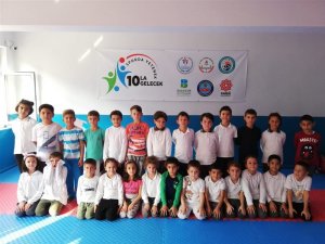 Sabah eğitim, öğleden sonra spor