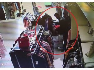 Yanlarında küçük çocuk bulunan çift hırsızlık yaptı