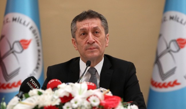 Bakan Selçuk: Daha az ders saati, daha az ders çeşidi olacak!