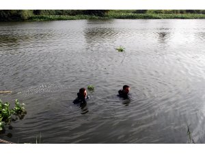 Asi Nehri'nde kaybolan genci arama çalışmalarına ara verildi
