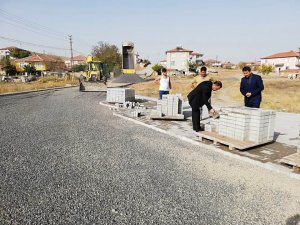 Çiçekdağı'nda caddeler yenileniyor