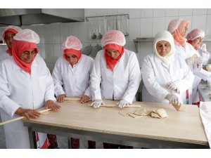 Çiftçi kadınlar organik ürünlerle işletmeci oldu