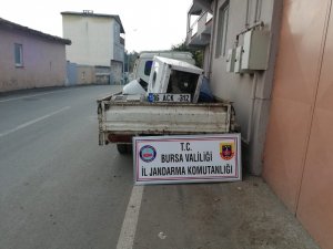 Çaldığı kamyonete başka plaka taktı