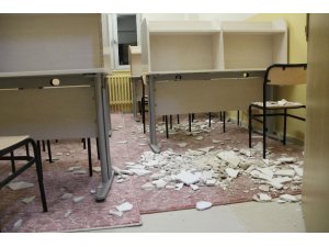 Okul pansiyonu tavanında alçıpan koptu, 3 öğrenci yaralandı