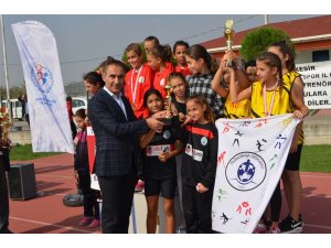 Cumhuriyet Kupası atletizm yarışları yapıldı