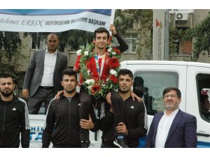 Kahramanmaraşlı güreşçi olimpiyat üçüncüsü oldu