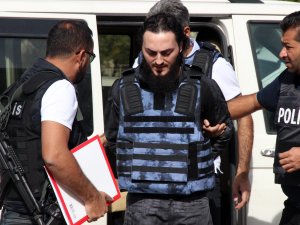 Eski karısının kocasını öldürdükten sonra dua etmiş