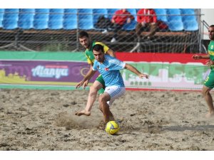 Alanya’da TFF Plaj Futbolu Ligi finalleri başladı