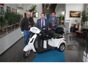 Zihinsel engelli oğlunu artık gezdirebilecek