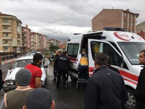 Otomobiller çarpıştı:3 yaralı