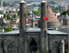 Bu ezanın eşi benzeri yok çünkü...