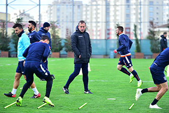 Başakşehir, Konya'ya yarın geliyor