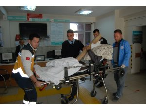 Çatıdan düşen tahtadaki çivi kafasına saplandı