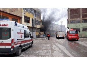Uşak’ta fabrika yangını