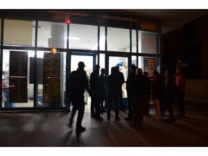 Denizli’de maskeli silahlı market soygunu