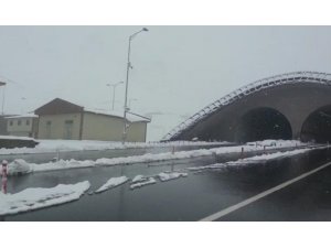 Ovit’e kar yağdı, ulaşım tünelden sağlanıyor