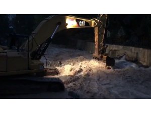 Çukurca’nın Çığlı köyünde aşırı yağışlar nedeniyle dereler taştı