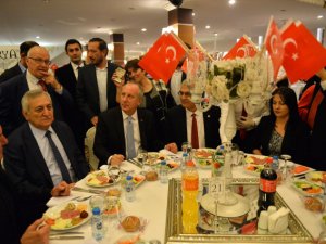Muharrem İnce "Cumhuriyet Gecesi"ne katıldı