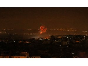 İsrail uçakları Gazze'yi bombaladı