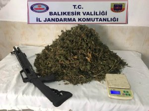 Balıkesir’de 10 kilo esrar ele geçirildi