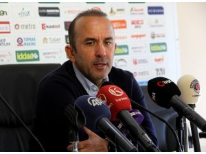 Mehmet Özdilek'ten hakeme tepki