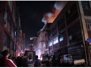 Bayrampaşa’da iş merkezinde korkutan yangın