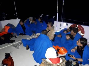 Lastik botla kaçmaya çalışırlarken yakalandılar