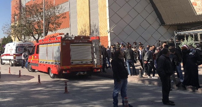 İş merkezinin 42. katından atladı, AVM’nin çatısına düşerek ağır yaralandı