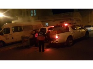 Araçlara sıçramadan söndürüldü
