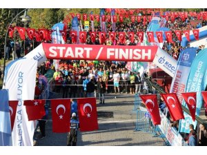 Kocaeli Cumhuriyet Koşusu’nda ödüller sahiplerini buldu
