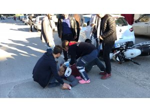 Motosiklet ile otomobil çarpıştı: 1 Yaralı