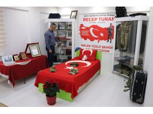 Şehit evlatlarının hatıralarını özel odada saklıyorlar