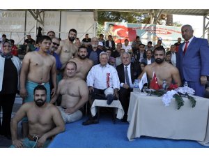 Dörtyol’da başpehlivanlığı Ömer Yavuz kazandı