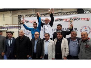 Yıldız Erkekler güreş müsabakaları Afyonkarahisar’da yapıldı