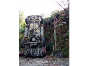Rize’de minibüs takla attı: 2 yaralı
