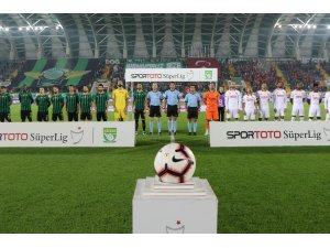 Spor Toto Süper Lig: Akhisarspor: 1 - Göztepe: 0 (İlk yarı)