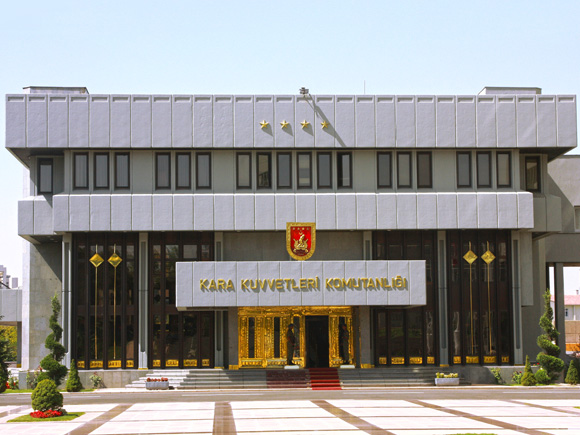 Kara Kuvvetleri Komutanlığı personeline FETÖ operasyonu