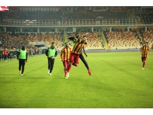 Galatasaray bu sezon gollerde Fenerbahçe’yi katladı
