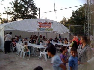 Kutören beldesinde iftar çadırı kuruldu