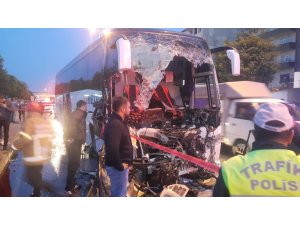 Zonguldak'ta otobüsle tır çarpıştı: 17 yaralı