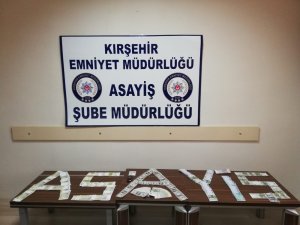 Cezaevi firarisi esnafı dolandırmak isterken suçüstü yakalandı
