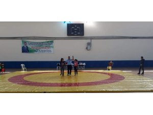 Denizli’nin ilk kız güreş takımı Çivril’de kuruluyor