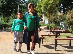 Antalya’da servis şoföründen otizmli çocuk ve annesine darp iddiası