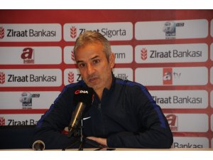 İsmail Kartal: “Sonuç olarak 1-0 kazanarak turu geçmesini bildik”