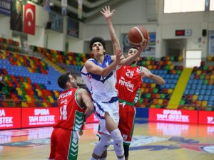 Genç Kartallar farklı mağlup