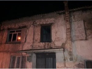 Manisa’da aynı binada bir gecede iki yangın