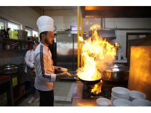 Bu lise cirosuyla birçok işletmeyi solladı